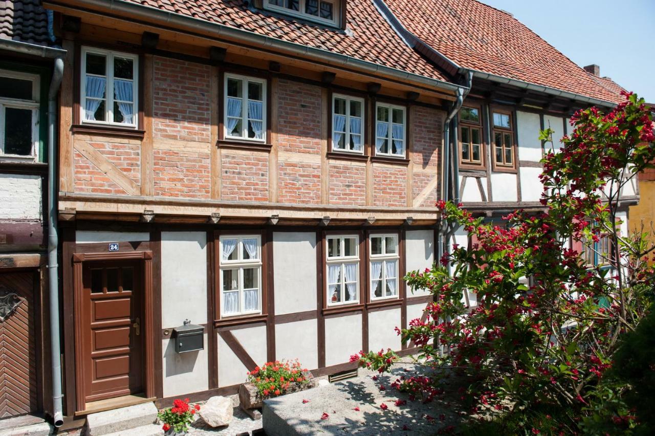 Ferienhaus Schlossgarten เควดลินบวร์ก ภายนอก รูปภาพ